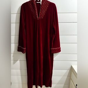 Adonna Robe Housecoat Women Small Red Embroidered Velour Soft 1/4 Zip Pockets